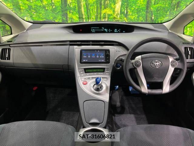 Toyota PRIUS 2015-01 383817-1