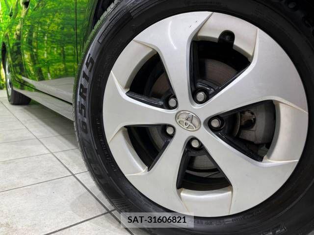 Toyota PRIUS 2015-01 383817-13