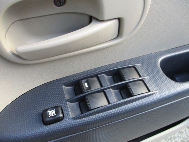 Mitsubishi EK WAGON 2013-06 27907-12