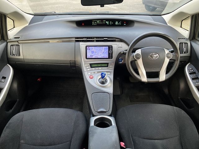 Toyota PRIUS 2013-06 27893-1