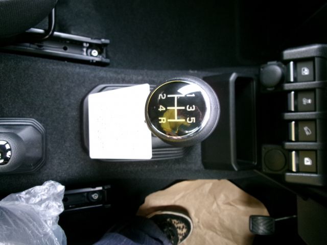 Suzuki JIMNY 2023-11 186864-25
