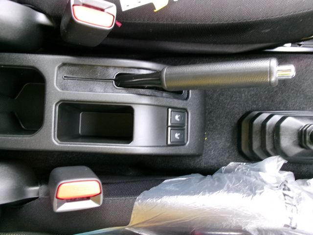 Suzuki JIMNY 2023-11 186864-26
