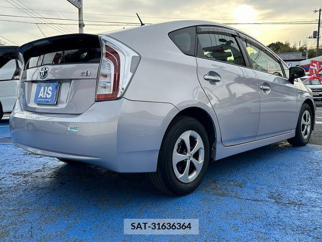 Toyota PRIUS 2013-04 281751-3