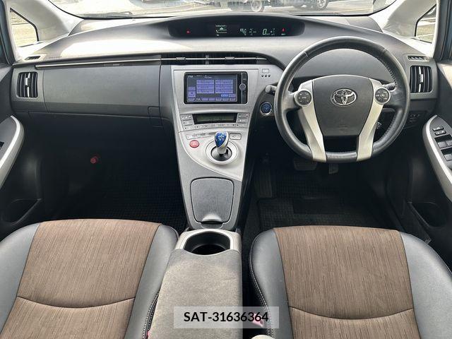 Toyota PRIUS 2013-04 281751-9