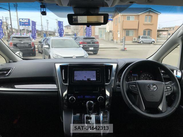 Toyota VELLFIRE 2018-08 214417-1