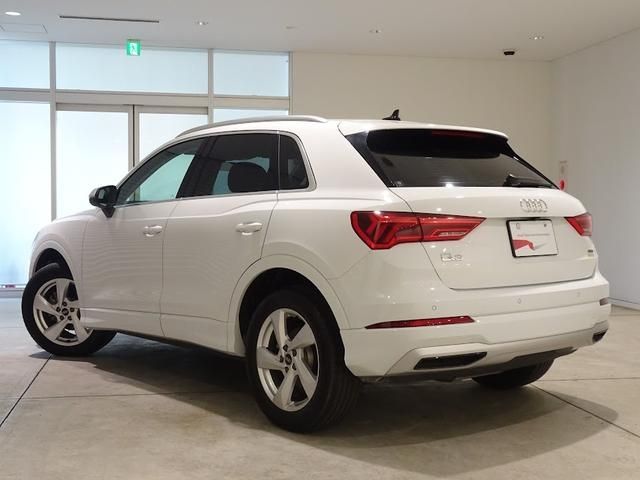 Audi Q3 2021-04 24887-5