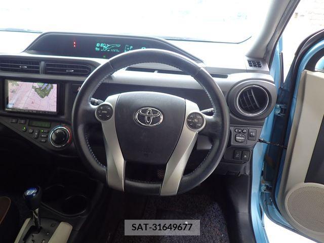 Toyota AQUA 2012-05 389267-10