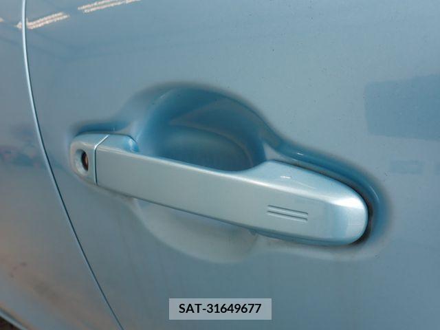 Toyota AQUA 2012-05 389267-9