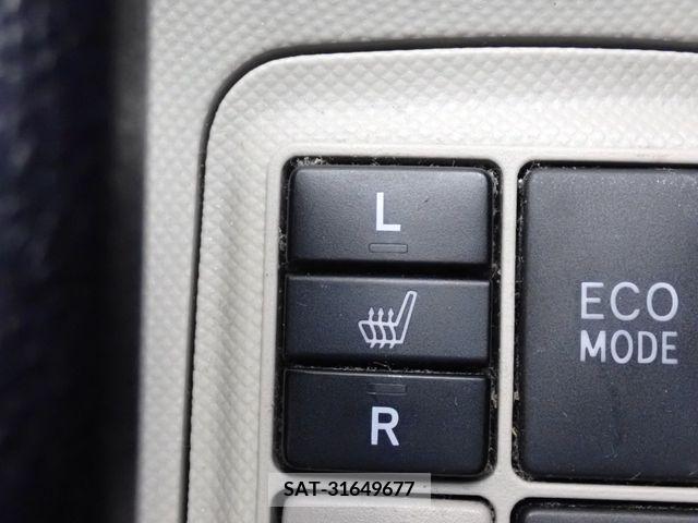Toyota AQUA 2012-05 389267-15