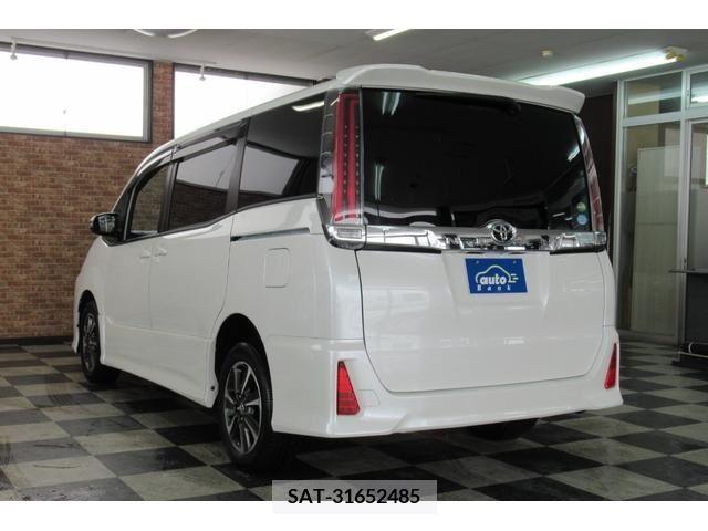 Toyota NOAH 2017-11 247511-1