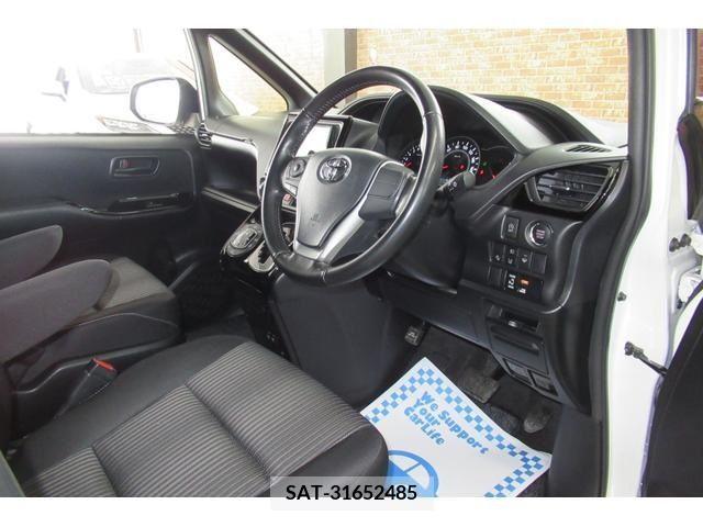 Toyota NOAH 2017-11 247511-3