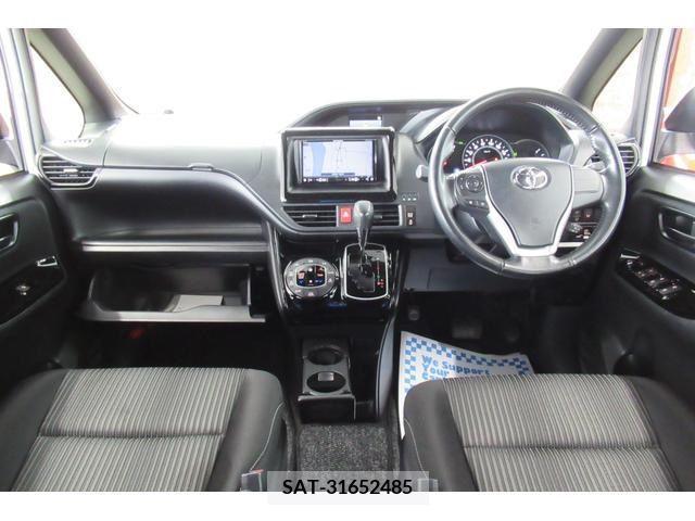 Toyota NOAH 2017-11 247511-2