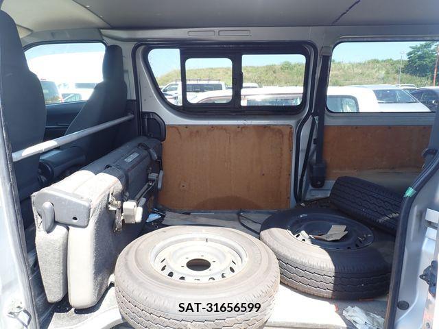 Toyota REGIUSACE VAN 2015-06 388645-18