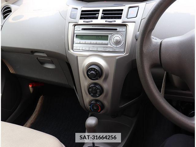 Toyota VITZ 2009-10 372393-3