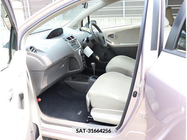 Toyota VITZ 2009-10 372393-10