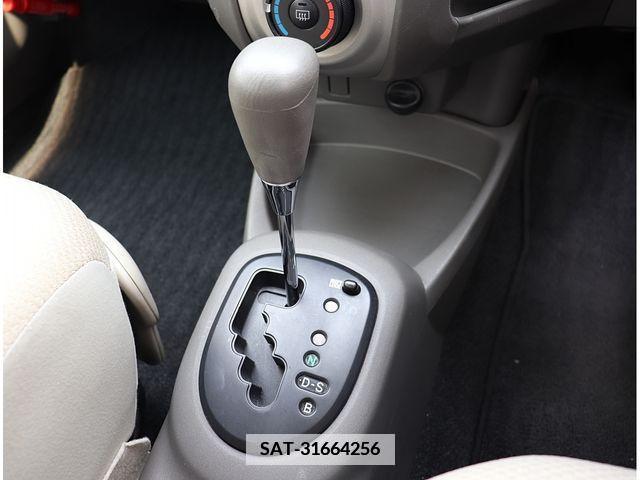 Toyota VITZ 2009-10 372393-6