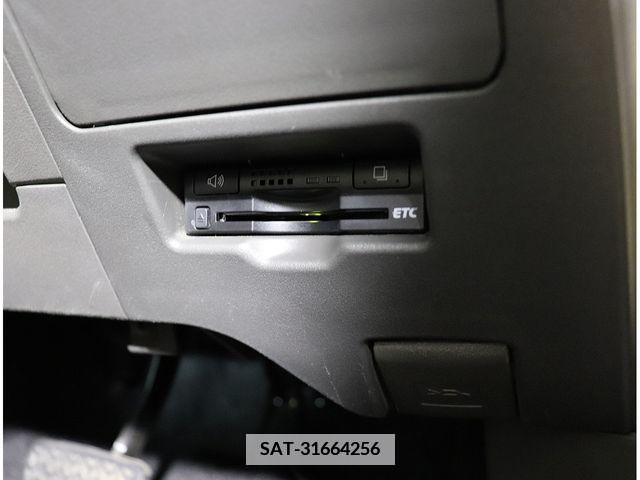 Toyota VITZ 2009-10 372393-22