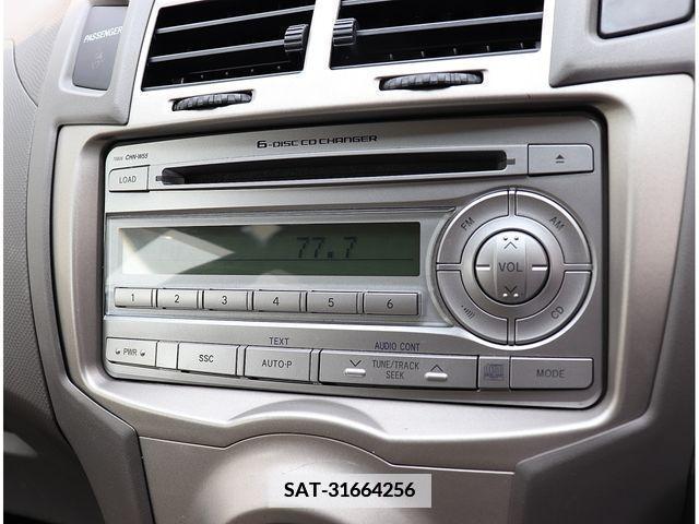 Toyota VITZ 2009-10 372393-4