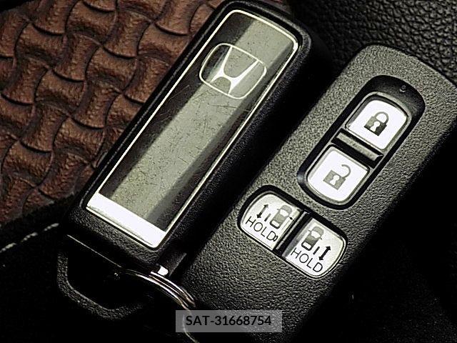 Honda N BOX CUSTOM 2019-06 279242-18