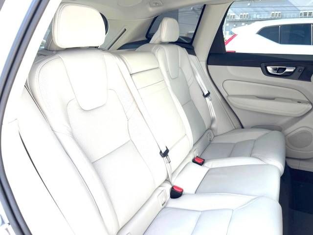 Volvo XC60 2019-09 18806-12