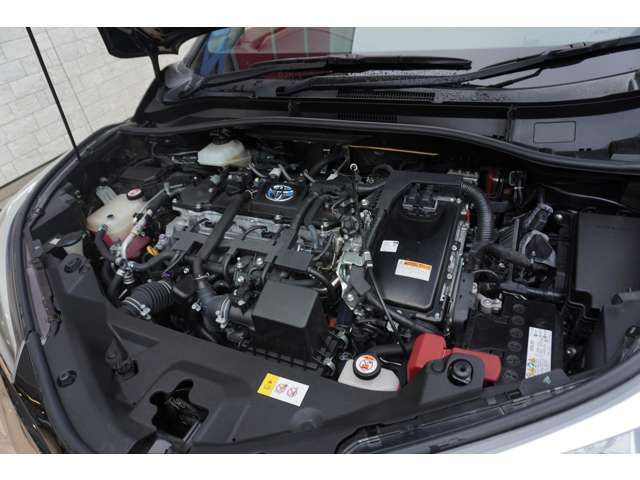 Toyota C-HR 2018-04 187796-16