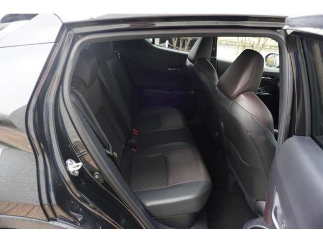 Toyota C-HR 2018-04 187796-6