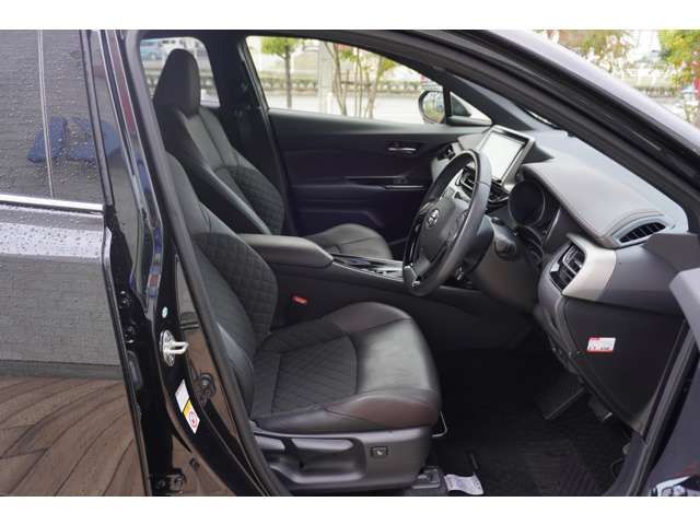 Toyota C-HR 2018-04 187796-5