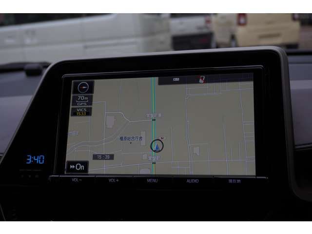 Toyota C-HR 2018-04 187796-11