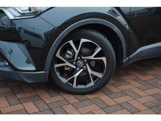 Toyota C-HR 2018-04 187796-17