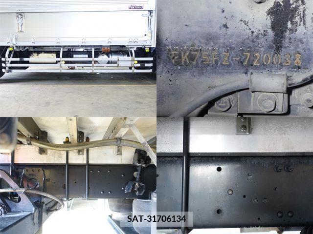 Mitsubishi FIGHTER 2009-03 390797-11