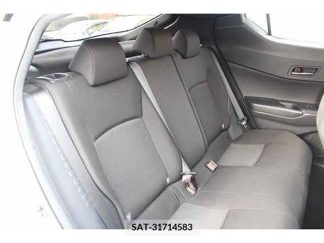 Toyota C-HR 2017-08 238600-14