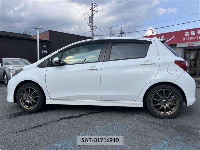 Toyota VITZ 2012-08 384958-16