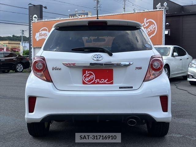 Toyota VITZ 2012-08 384958-13