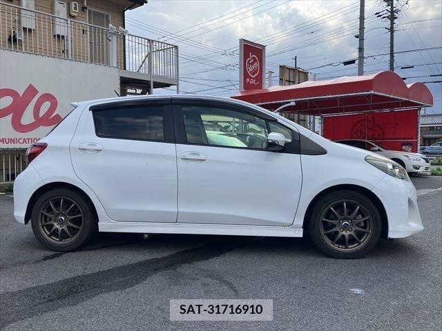 Toyota VITZ 2012-08 384958-12