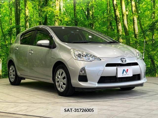 Toyota AQUA 2013-07 382949-14