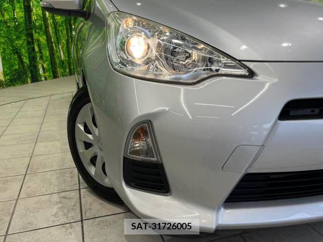 Toyota AQUA 2013-07 382949-12