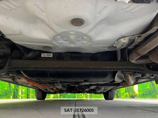 Toyota AQUA 2013-07 382949-19