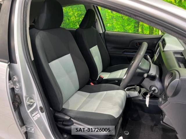 Toyota AQUA 2013-07 382949-9