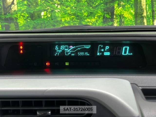 Toyota AQUA 2013-07 382949-7