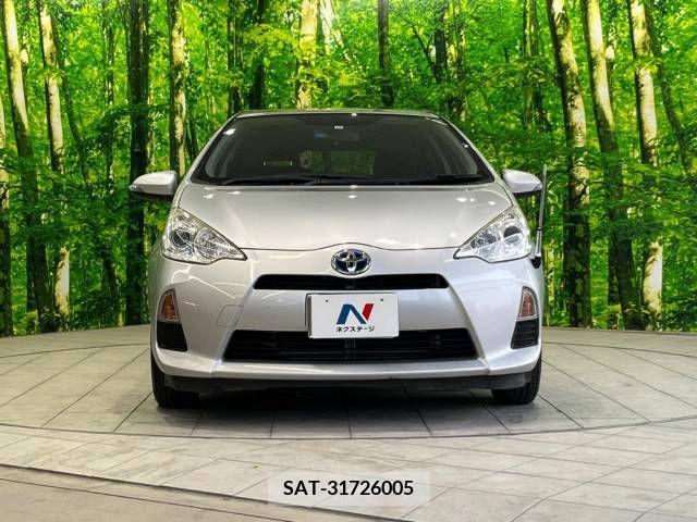 Toyota AQUA 2013-07 382949-16