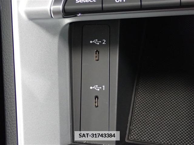 Audi Q3 2022-11 335877-25