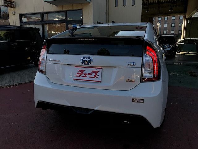 Toyota PRIUS 2013-07 180646-23