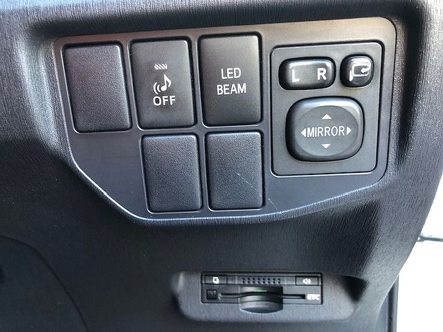Toyota PRIUS 2013-07 180646-22