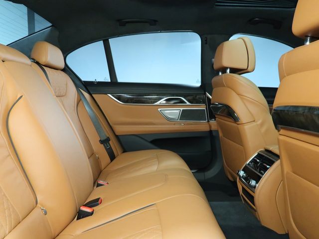 Bmw 7 SERIES 2021-10 8075-7