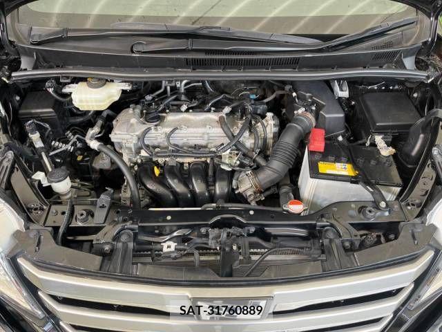 Toyota NOAH 2015-11 279518-19