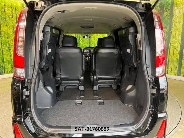 Toyota NOAH 2015-11 279518-11