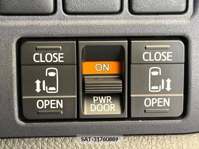 Toyota NOAH 2015-11 279518-4