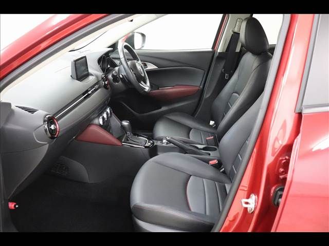 Mazda CX-3 2018-07 27470-11