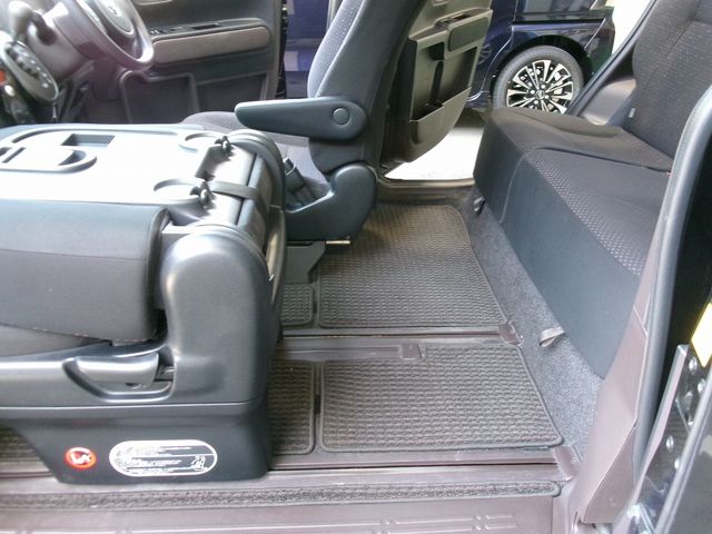 Toyota SPADE 2013-02 2914-21