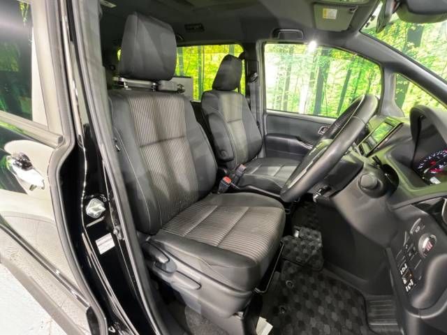 Toyota VOXY 2019-12 14827-8